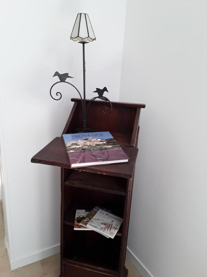 La Bonbonne En Provence Villa Travaillan ภายนอก รูปภาพ