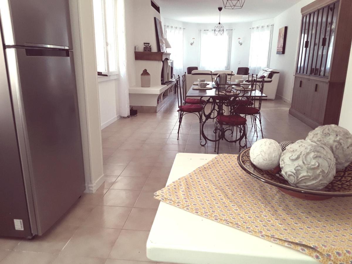 La Bonbonne En Provence Villa Travaillan ภายนอก รูปภาพ